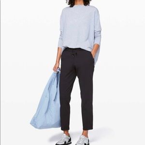 Lululemon On the Fly 7/8 Pant *Woven in black, size 4